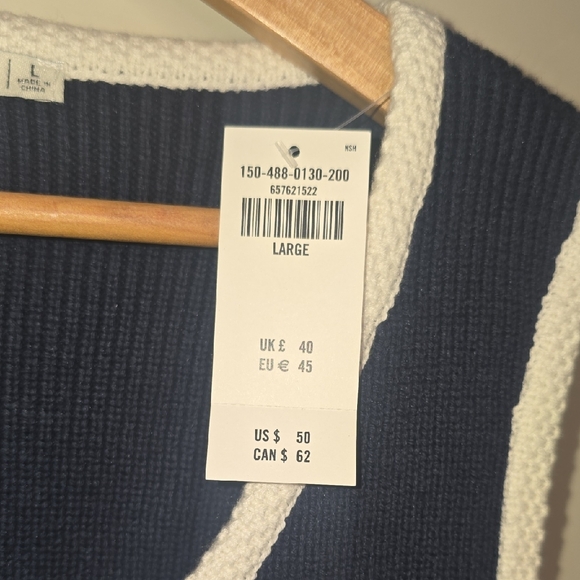 Abercrombie & Fitch Navy Blue Vest with White Trim - Picture 3 of 11